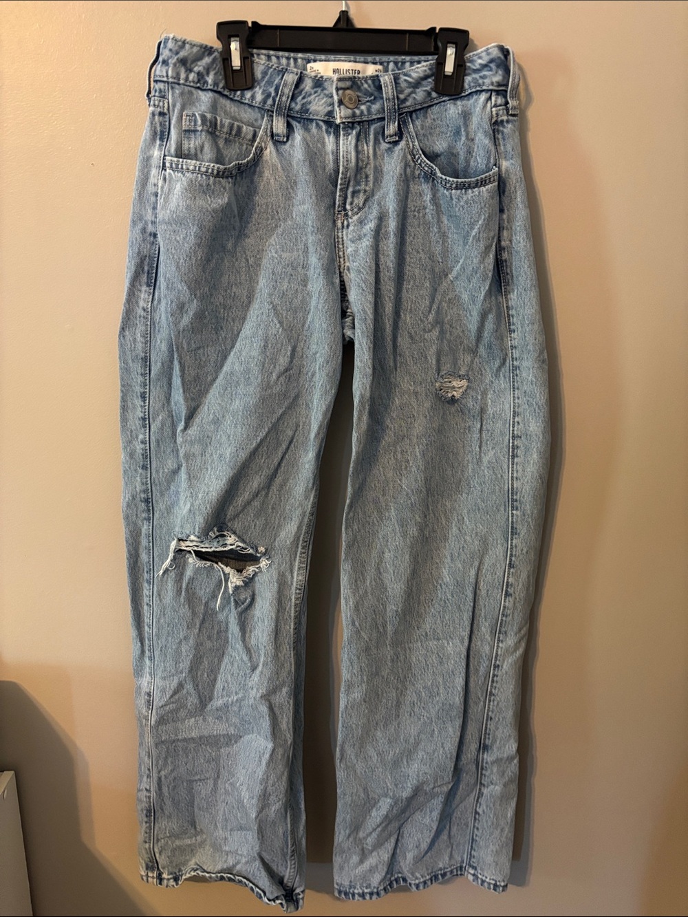 Hollister Light Wash Curvy Low-Rise Baggy Jeans